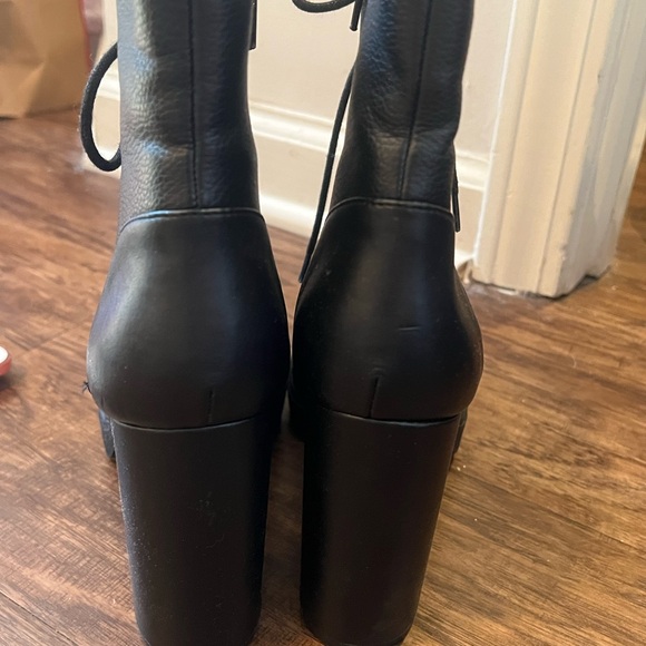 NEVER WORN Black Tie Up Platform Boots - Picture 4 of 6